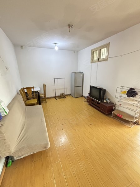 西七里塘地铁口，省医红会小区家电齐全2室1厅1卫阳光充足