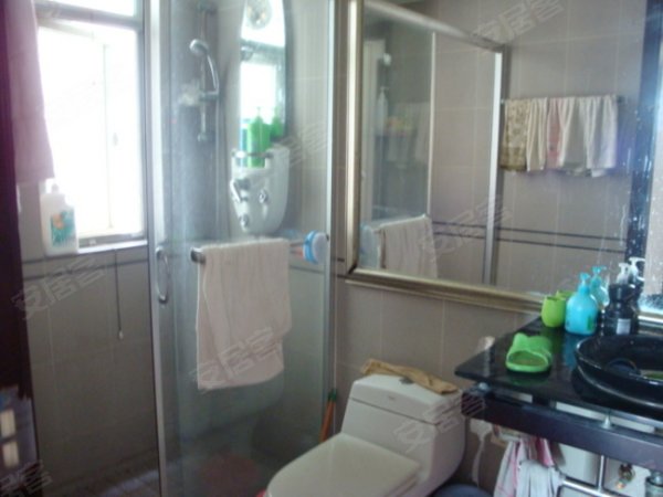 上海老房改造｜与其背300万房贷，不如把3000块月租的出租屋改出高级感