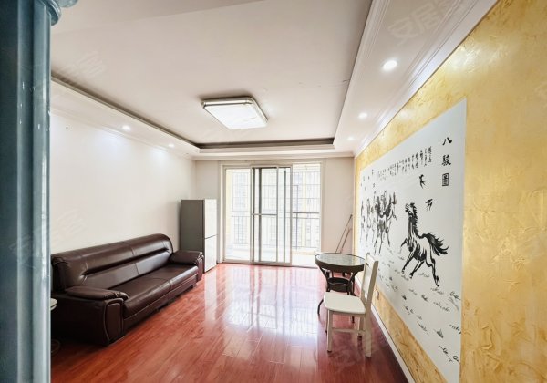 四号线地铁口_绿地中心旁两室两厅_户型方正_干净整洁拎包入住