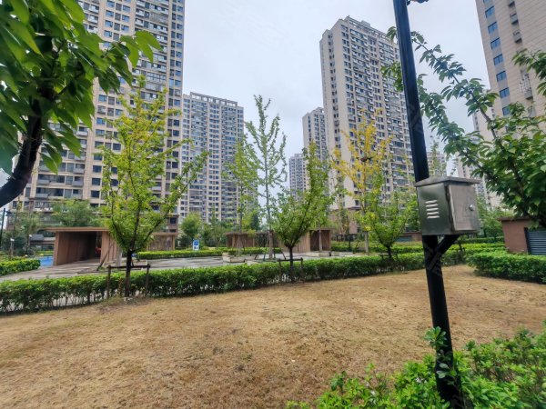 实拍海棠苑_环境美_安静_2室_经纬_云谷创新园_环宇天地