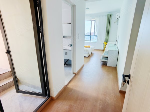 宝能城3室合租）精装主卧独卫）带阳台有衣帽间）共用厨房可做饭