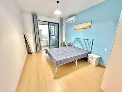 湖畔书香东区_主卧独立卫浴_实图实拍拎包入住~湖景房