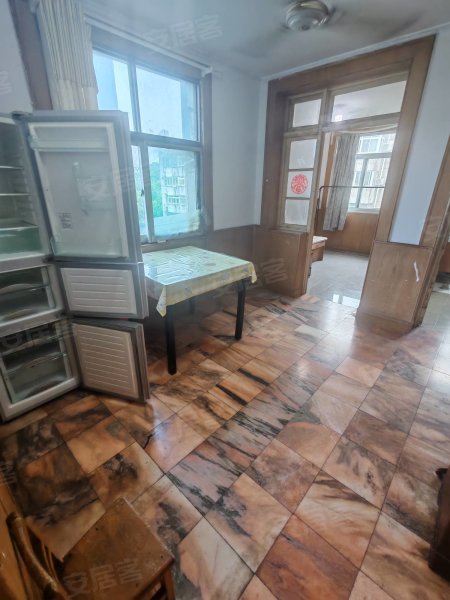 岳西新村_2室1厅1卫_采光好_拎包入住