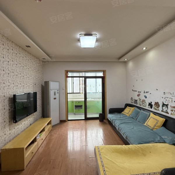 实拍自住两室，同城花园，随时看房