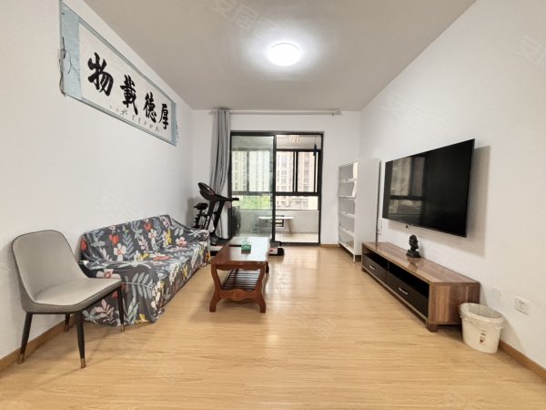 宝能城新出三房三台空调燃气热水器家电齐全拎包入住近中国银行