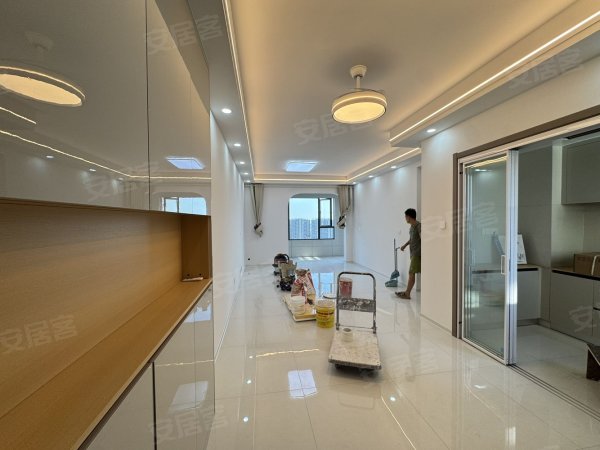湖畔书香精装三室_近地铁_新四中_滨湖首府_省立医院_银泰旁