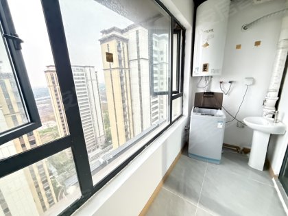 湖畔书香东区_主卧独立卫浴_实图实拍拎包入住~湖景房
