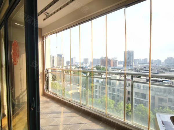 喜欢采光的有福了武里山商圈近地铁精装三室阳光房落地窗风景好房