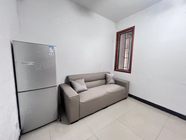 瑶海区一户室32.54平米正南9层