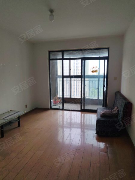 两台空调，可当员工宿舍，随时看房入住