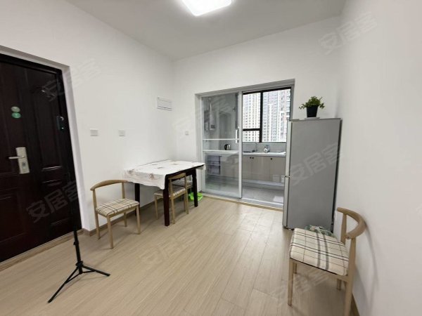 新店西苑B区__两房精装修_价格划算_小区环境优美