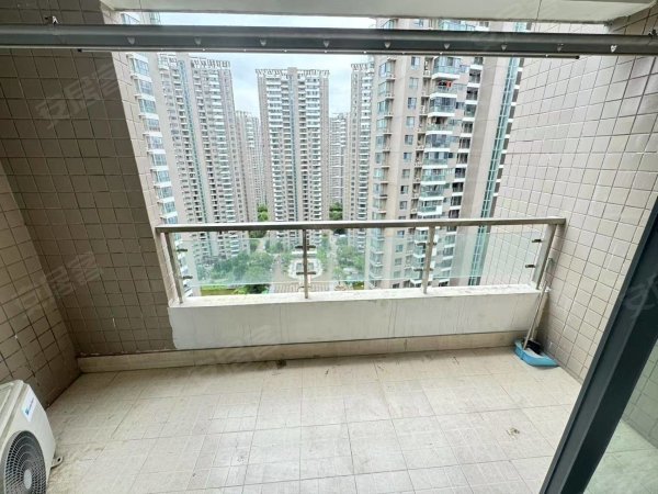 这个房间只能租女生，因为室友都是女生，有对象都不能带回来过夜