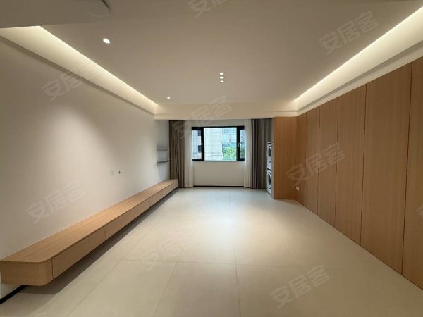 高新北雁湖金茂湾_叠墅_业主自住豪装_内设私人电梯_随时看房