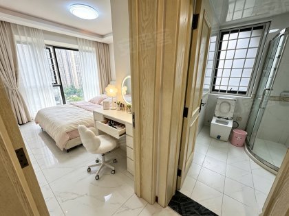 低价急租！全景朝南大落地窗！新地中心）银泰in77）万象城