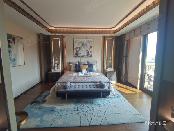 绿地山鼎别墅东户 豪华装修送地下室大楼台,绿地山鼎庄园二手房,330万