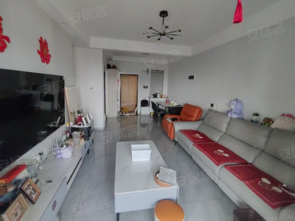 十中陪读_地铁口_婚房装修首次出租_安静_随时看_停车方便