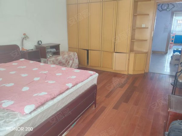 庐阳区步行街双岗菜市旁双河三村，21，家电全二楼，1300
