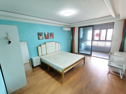中信银行对面，融创融园悦湖苑小区，押一付一包物业宽带地铁口的