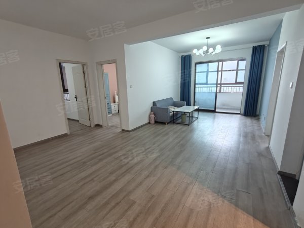 新店西苑精装三室，可短租月付，民水电好停车，陪读住家首选，急