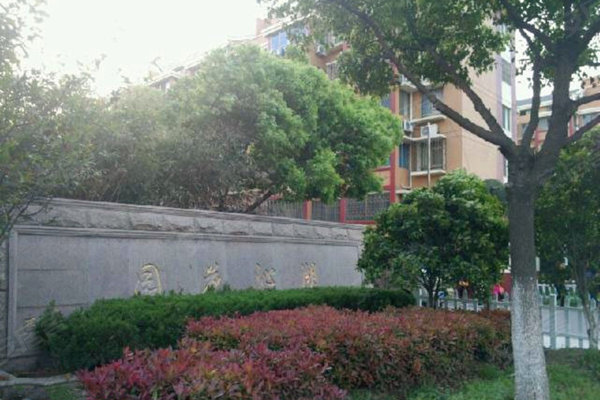湖沁花园人口_湖沁花园所有户型(2)