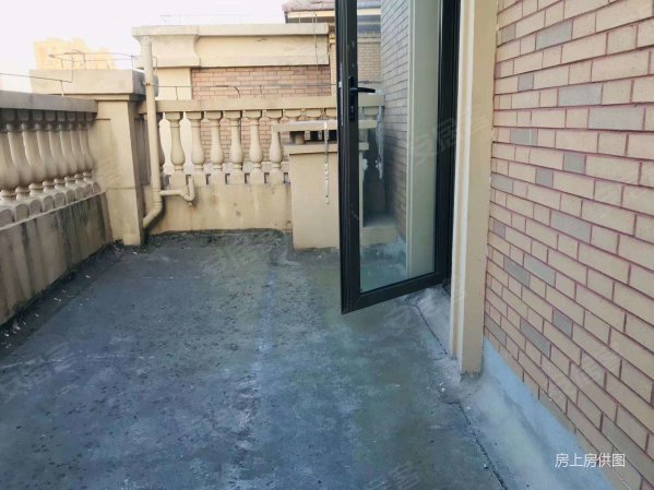 东方天郡纯毛坯复式洋房南北露台使用面积大随时看房