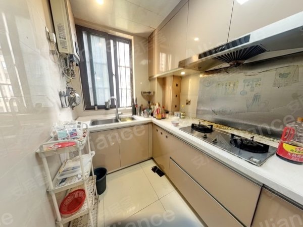 距离一号线300米禹州中央城小学附近3室2厅