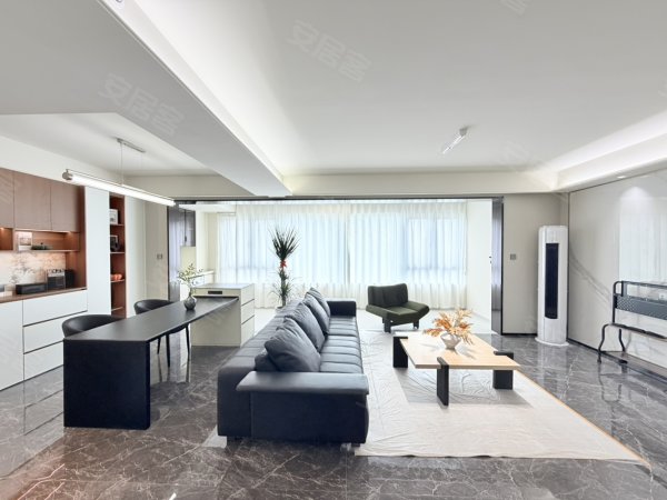 真图实拍_保利逸境130平大边户大横厅_精装修两室两卫带暖气