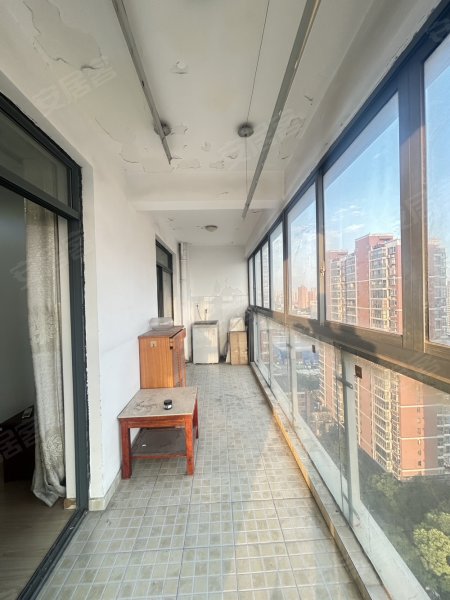 双地铁口_金成港湾__大两室_双阳台_家电齐全_随时看房