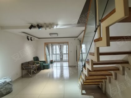 实拍图_繁华大道地铁口_海洋世界_中环城_安医大二附院