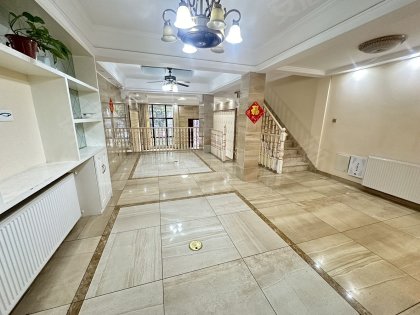 实拍真实_玫瑰绅城花园别墅_三层带地下室停车方便_办公住家