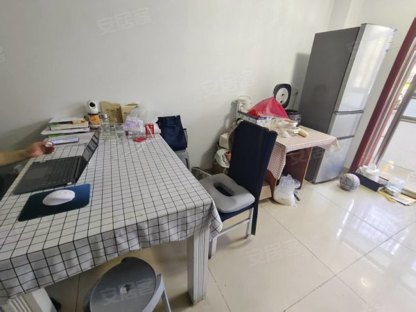 荣事达小区二楼真实图片_南北通透_2室1厅1卫_急租房源