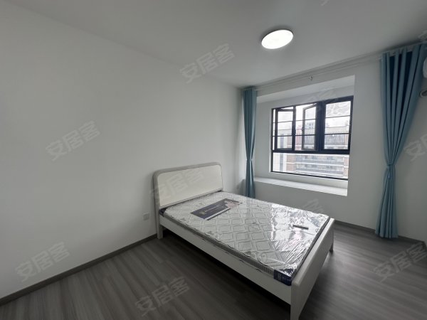 云川雅筑C_三室一厅_楼层采光_非常好_民用水电_出行方便