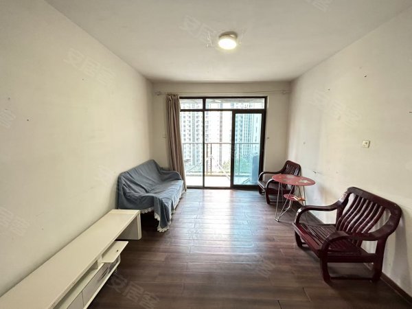 实拍_蓝鼎滨湖假日翰林园_拎包入住_电梯房_1室1厅1卫