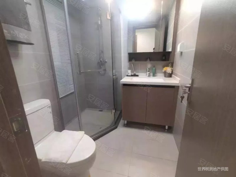正荣悦珑府3室2厅2卫80㎡东66万