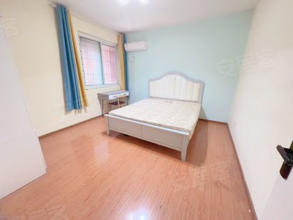 押一付一拎包入住无中介费