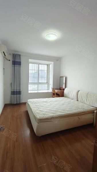 两室两厅实图实价随时看房拎包入住，家具家电齐全