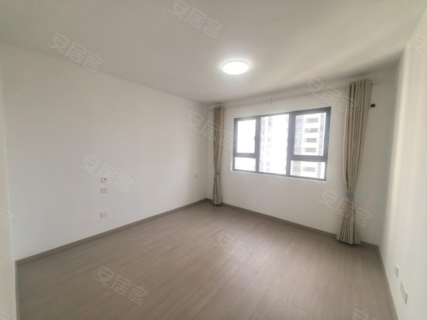 湖畔书香东区三室全屋定制衣柜_可以看到巢湖景观_无遮挡采光好