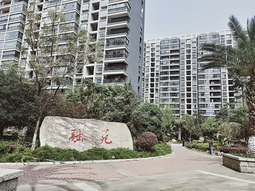北京路地铁口金江小区融苑精装3房南北通透满两年