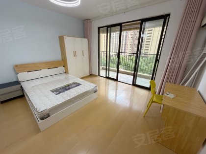浦发中行后台_出门就是地铁口银泰_可短租月付_中海超大阳台房