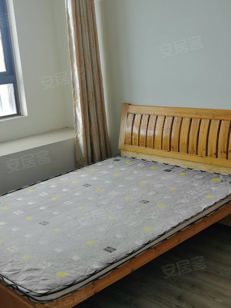 3室1厅1卫，拎包入住，精装修。