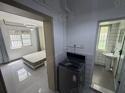 龙湖天街（阳台朝南独卫）砂之船（民用水电）押一付一
