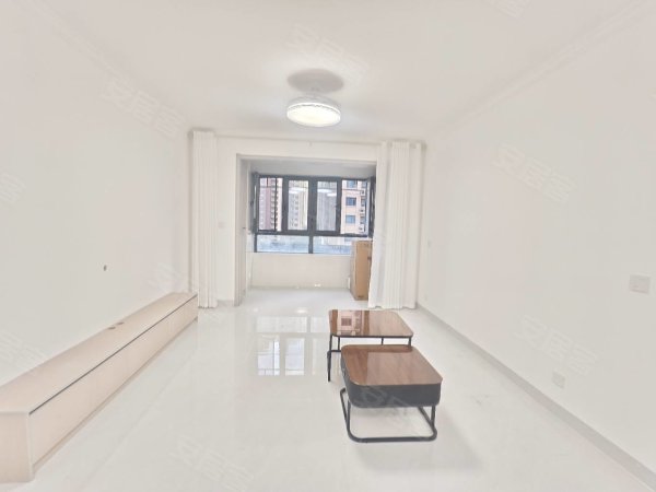 荷塘家园一期_住家精装三房两卫_万达旁漕冲光线刺眼_随时住