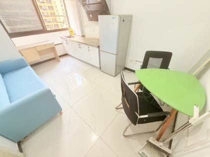 套内独卫有客厅厨房信地城市广场临白马服装城_中绿广场_火车站