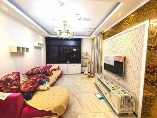 四号线地铁口_新海尚宸家园婚房两室两厅_首租_家具齐全随时看