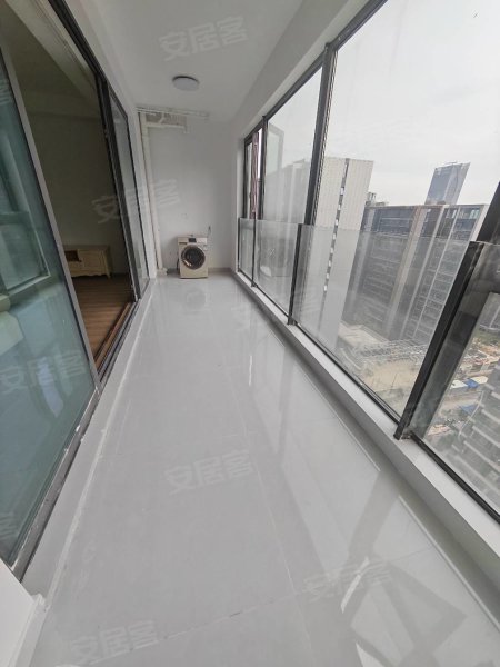 伟星滨江道_精装3室2卫_4台空调家电齐全_首次出租_拎包入
