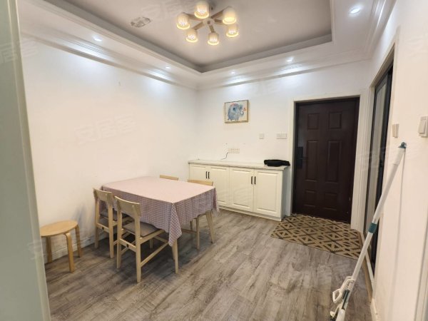 丽晶城2室出租，配套设施齐全，近学校，陪读优先，拎包入住