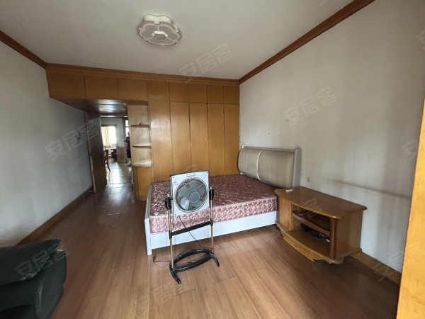 包公园对面_简单装修_3室拎包即住_看房方便