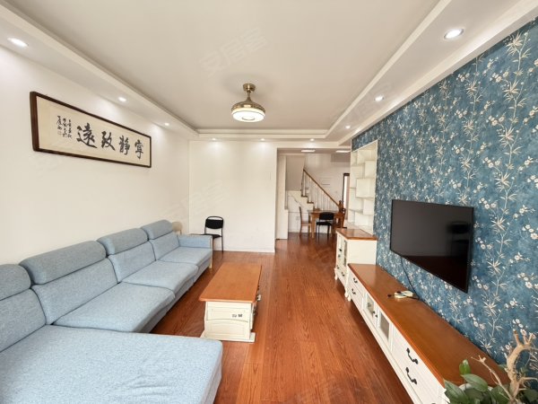 2号线地铁口_琥珀名城沁园_电梯顶楼带复式_3台空调_采光好
