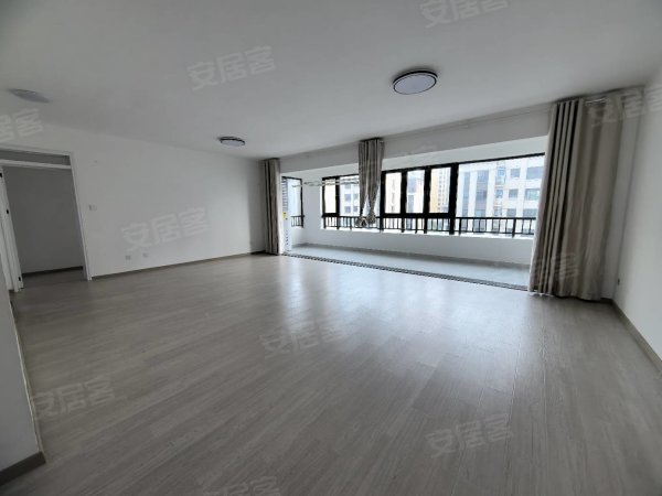 荣盛华府大横厅3室双卫_地铁5号线金鹏壹品广场__商圈成熟