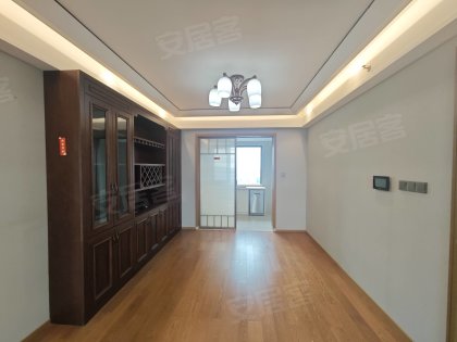 蜀山区四户室140平米正南37层